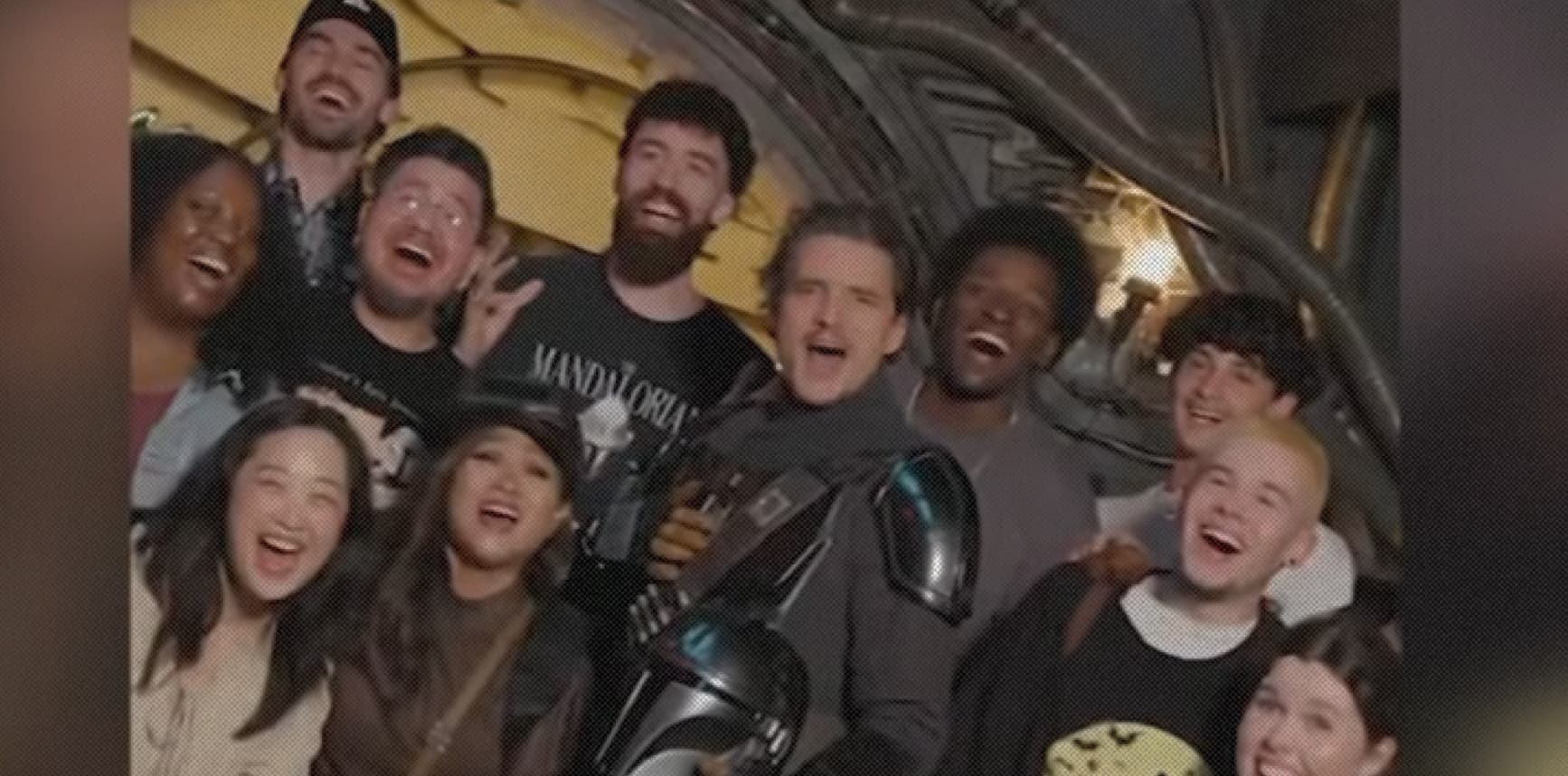 Кадр из ролика  Pedro Pascal surprises guests as 'The Mandalorian' at Disneyland || ABC7