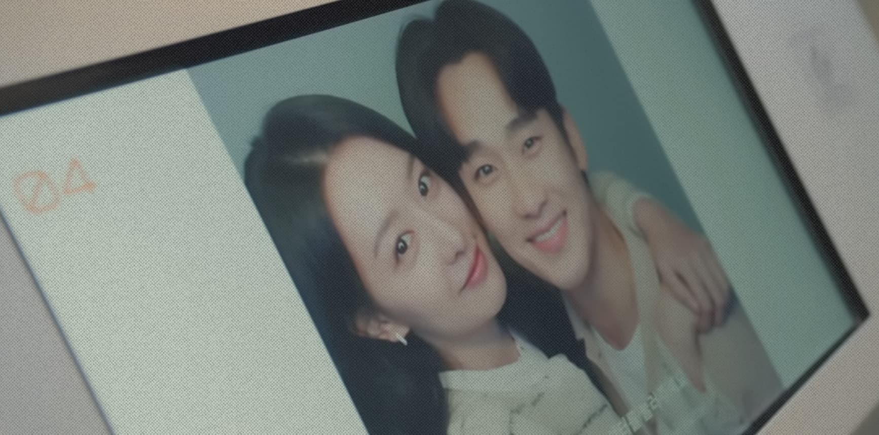 Кадр из ролика  [MV] Kim Soo-hyun (김수현) - Way Home (청혼) | Queen of Tears OST || Netflix K-Content