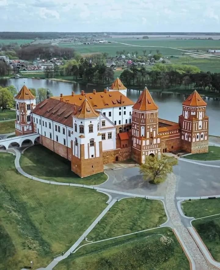 Колдовстворец и заморские гости