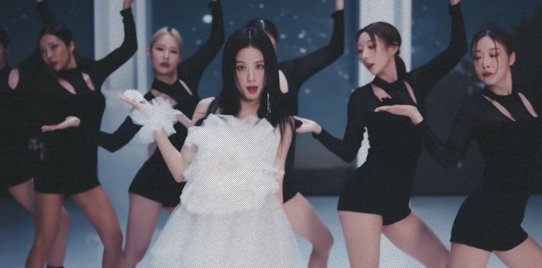 Кадр из ролика JISOO - ‘꽃(FLOWER)’ DANCE PERFORMANCE VIDEO || BLACKPINK