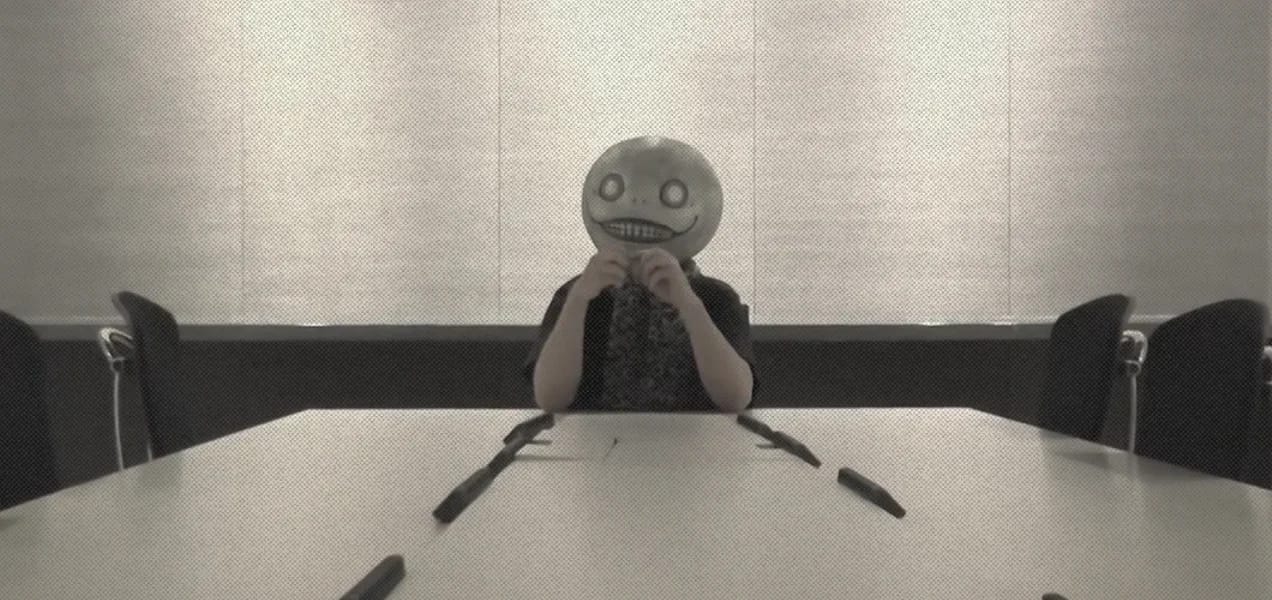 «Обёртка слишком милая»: Российский фанат NieR: Automata подарил создателю игры «Алёнку»