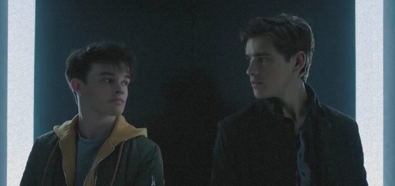 Раскрыт каст и сюжет «Динамичного дуэта» от DC Studios. Ли Пэйс озвучит Красного колпака
