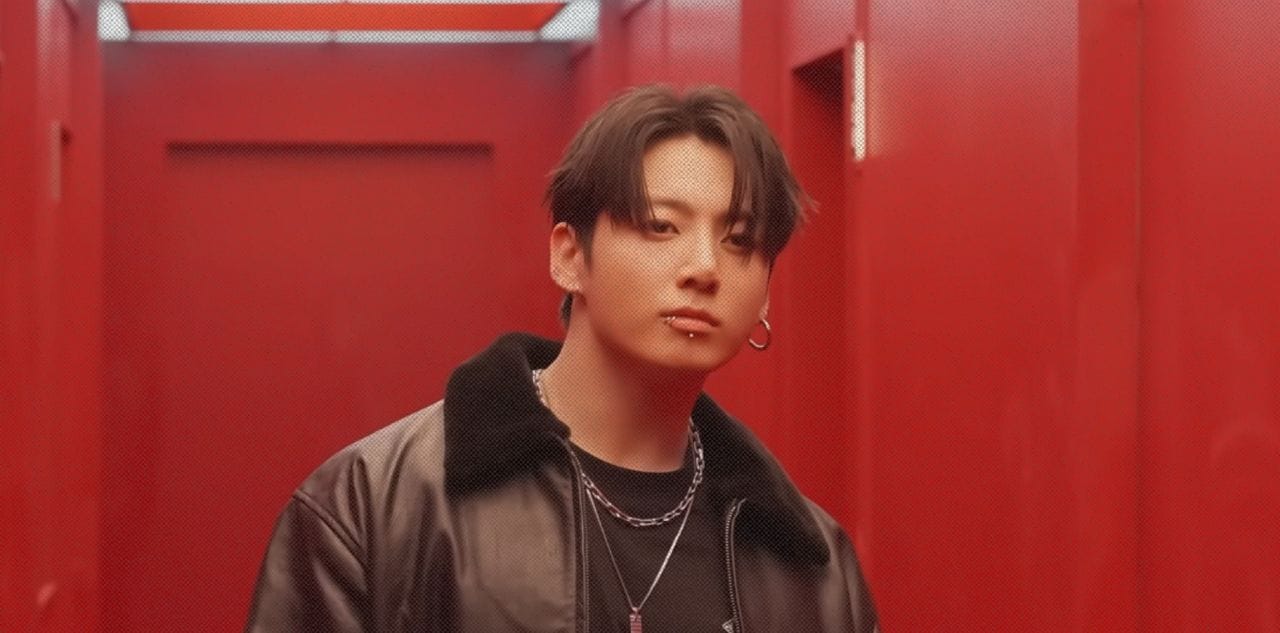 Кадр из ролика  Behind the Scenes with Jung Kook | Calvin Klein Holiday 2025 Campaign || Calvin Klein