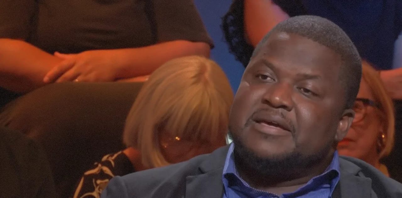 Кадр из ролика  Thélyson Orélien : "Le rire, c’est la dernière chose qui lui restait" - La Grande Librairie