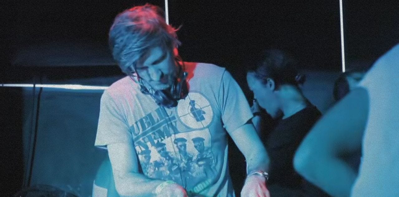 Кадр из ролика  KAVINSKY (Testarossa Autodrive / Signatune) - Live @ Social Club || Magali F. Fouquet