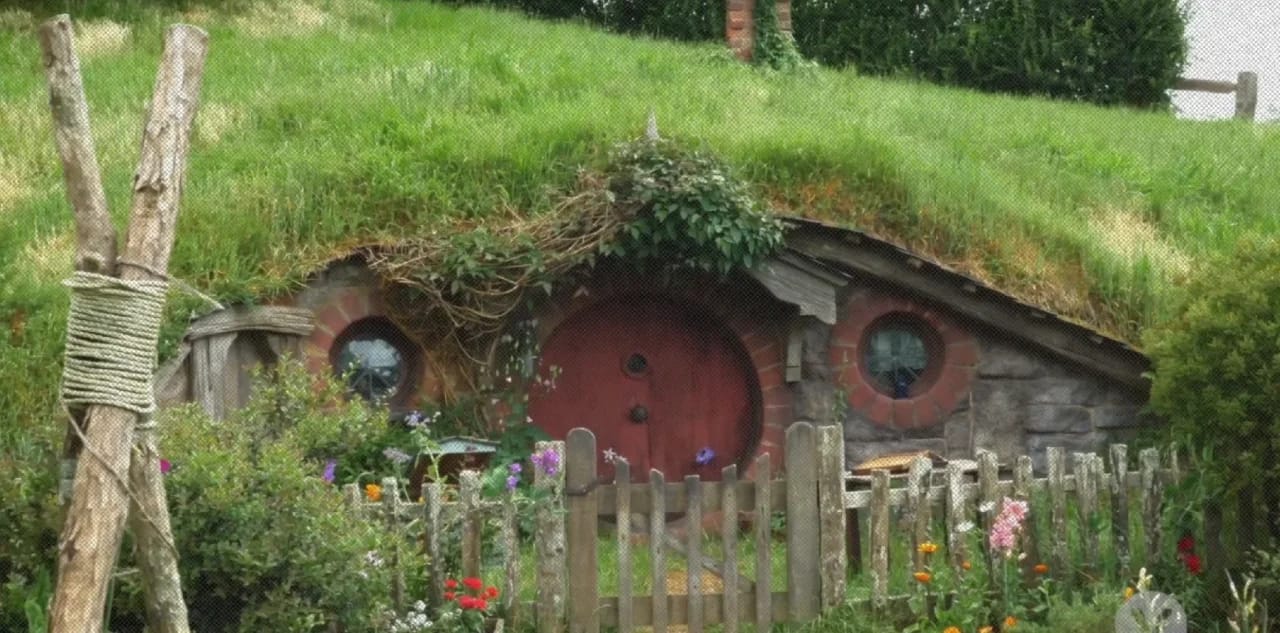 Кадр из ролика Hobbiton Movie Set Tour from Rotorua, New Zealand || Viator