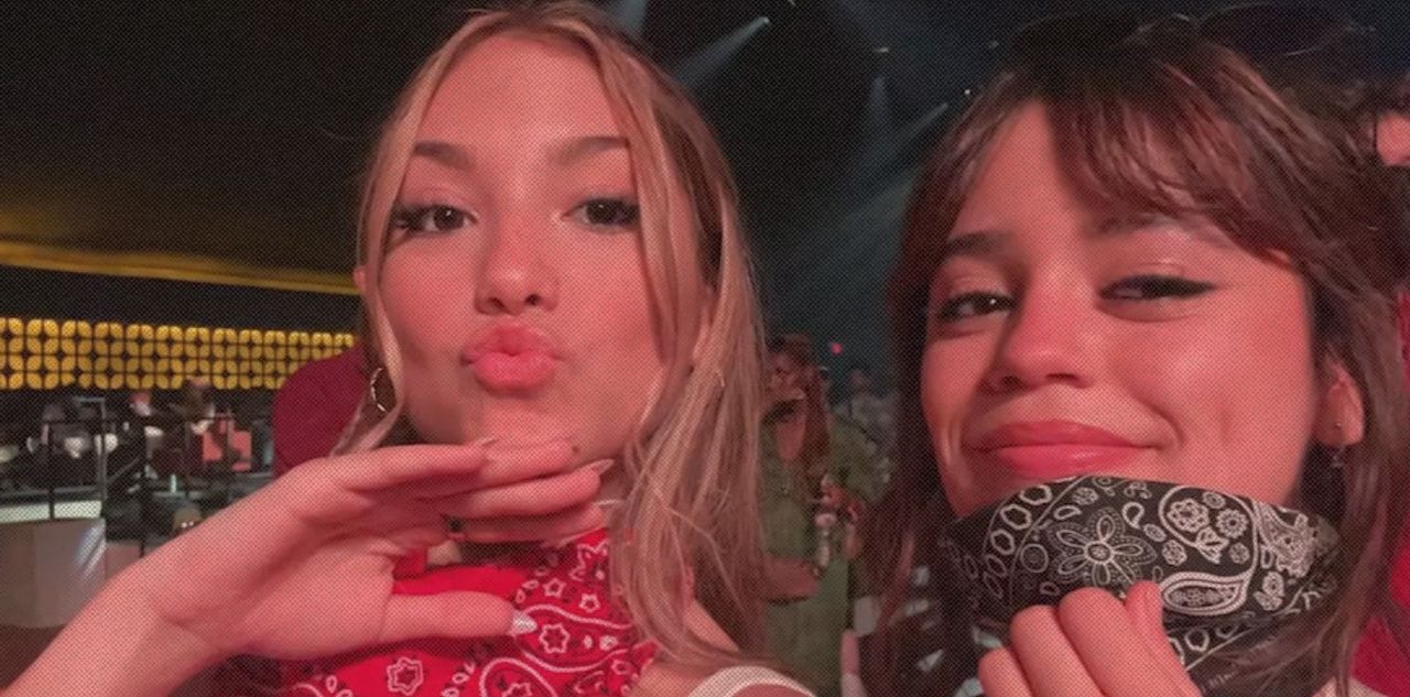 Кадр из ролика Jenna Ortega's sister reacts to fans' concern over actress' weight loss || Page Six 
