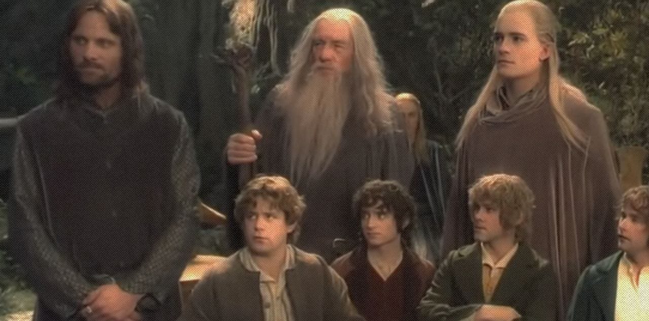 Кадр из ролика  The Lord of the Rings: The Fellowship Of The Ring (2001) Official Trailer #1 - Ian McKellen Movie HD ||  Rotten Tomatoes Classic Trailers