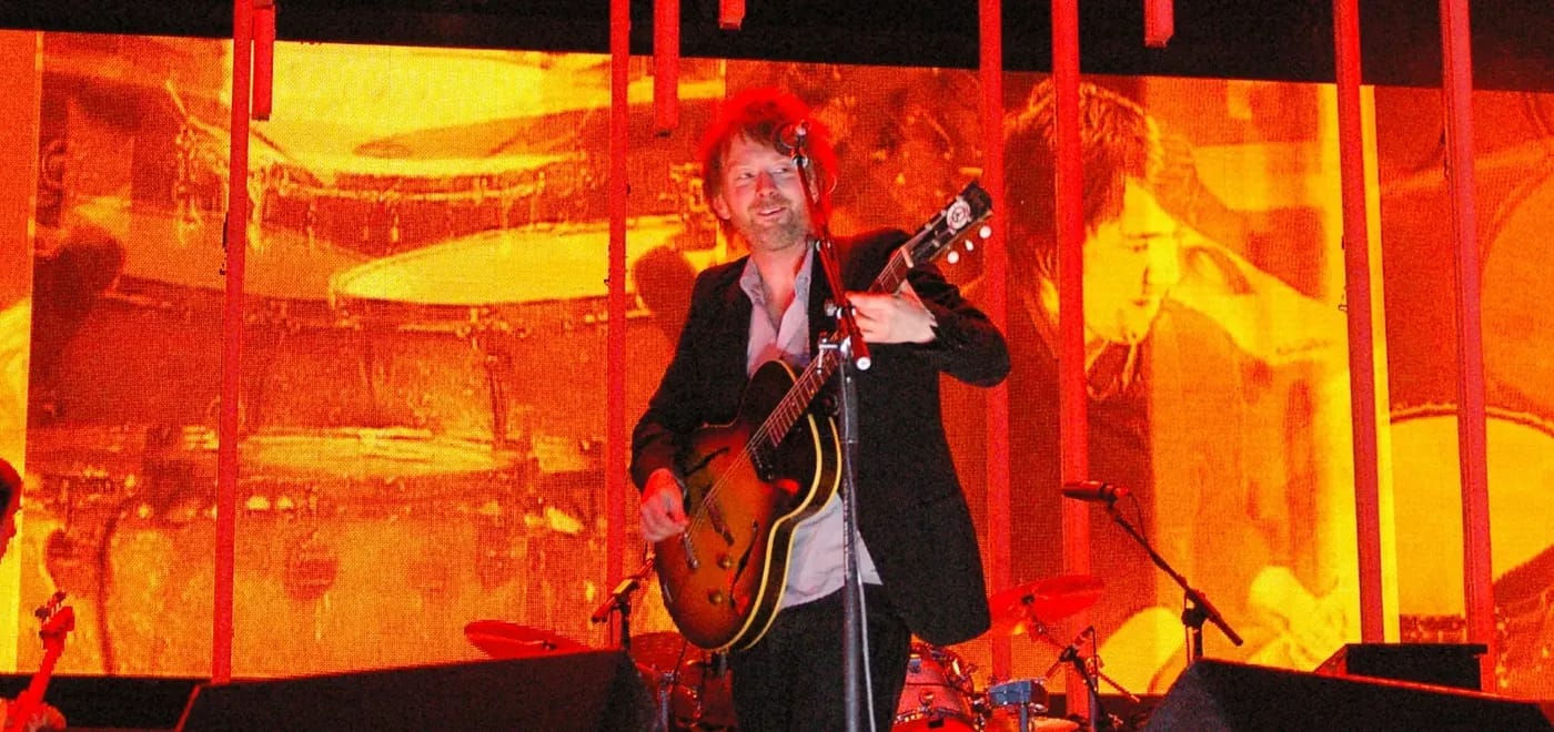 Поклонники Radiohead устроили караоке-вечеринку на 1000 человек после отмены концертов