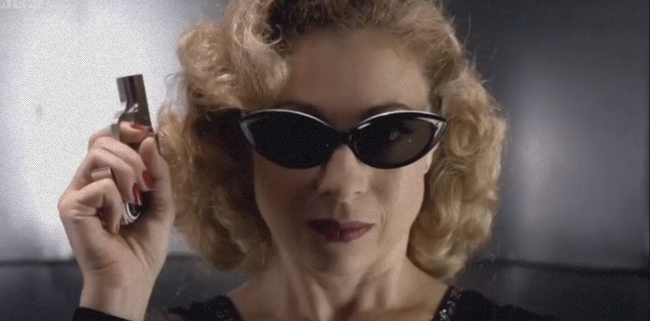Кадр из ролика Every time River says ‘Hello Sweetie’ and ‘Spoilers’ 💫 DOCTOR WHO - RIVER SONG || wibbly wobbly timey wimey stuff
